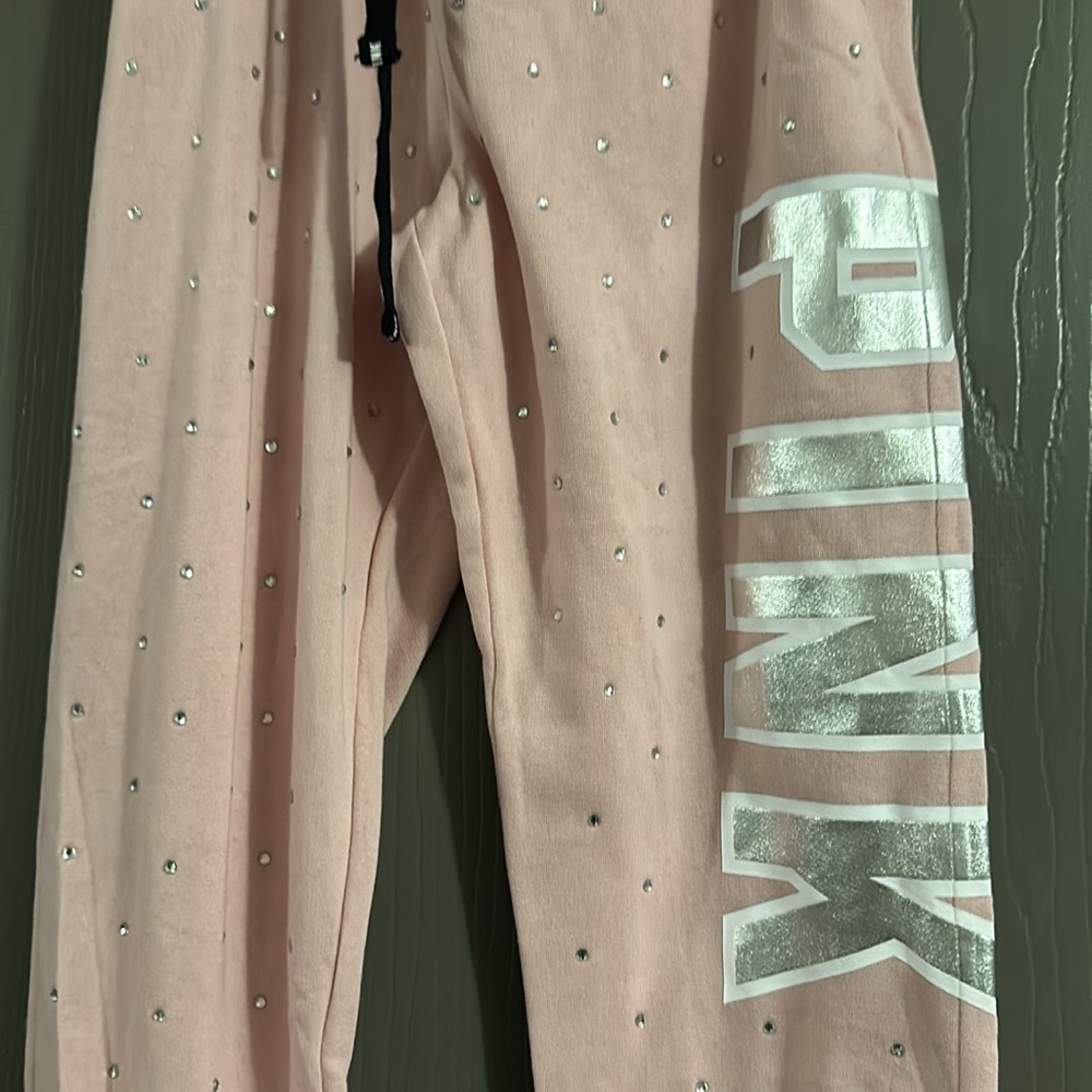 Pink sweats - Picture 2 of 5